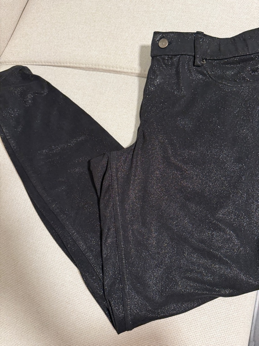 Black Shimmery Women’s Jeans-Look Leggings Sleek Sparkle Finish